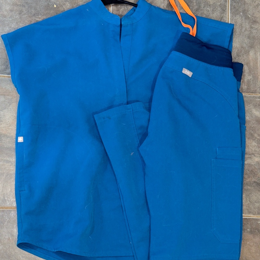 Figs Women's Blue Scrub Set